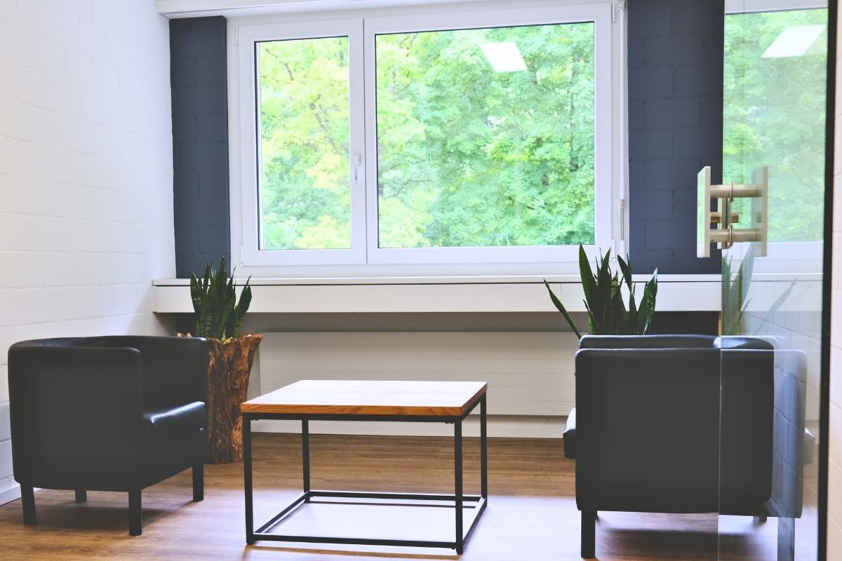 Wartezimmer Dentalhygienepraxis SmileNow R&uuml;ti